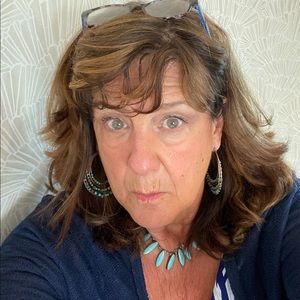 Meet your Posher, Deb